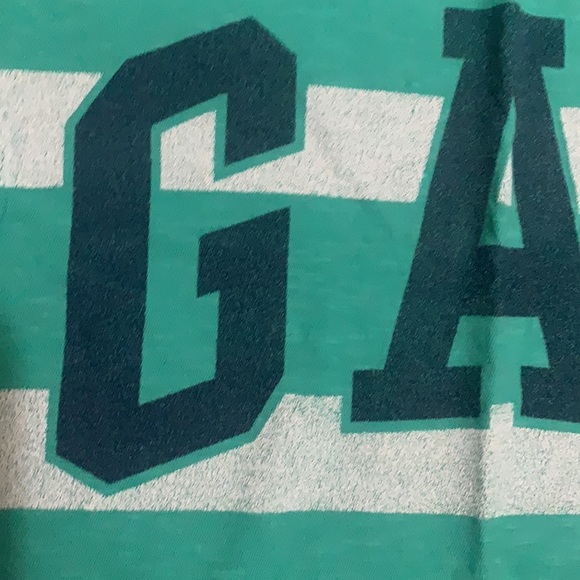 Gap T-shirt - Picture 2 of 3